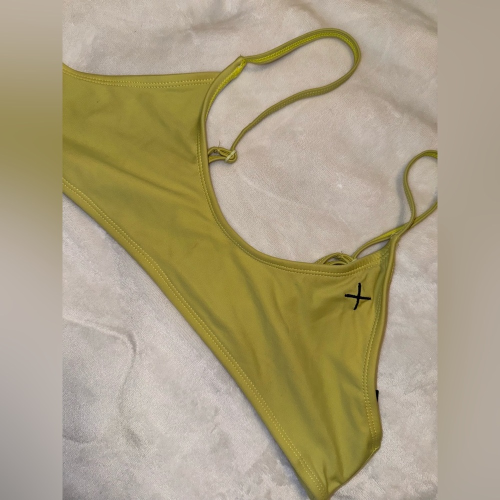Boutine LA Large Butter Adjustable Top - Picture 7 of 7